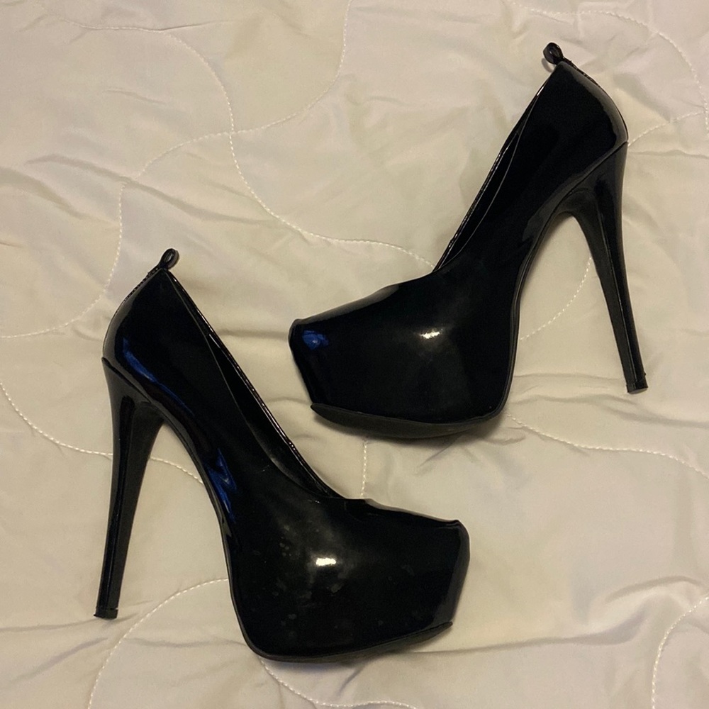 Black Patent Leather Pumps